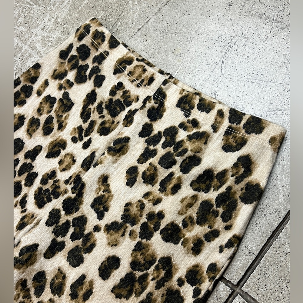456B. Leopard Pant & Button Front Set - Picture 9 of 10